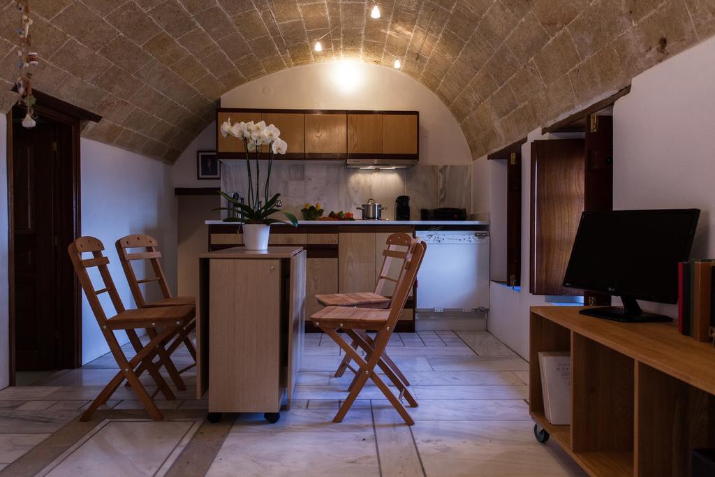 House In The Castle Apartment Monemvasia Room photo